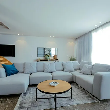 Luxury Front In Olea Villa Dhërmi