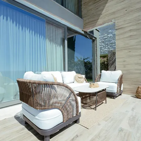 Luxury Front In Olea *