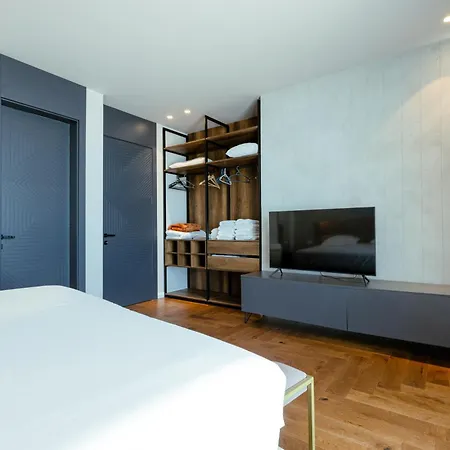 Luxury Front In Olea