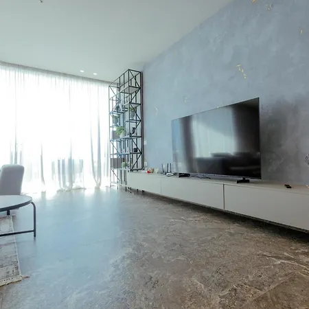 Luxury Front In Olea