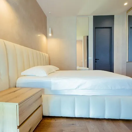 Luxury Front In Olea 别墅 *