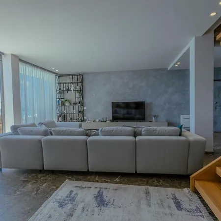 Luxury Front In Olea *