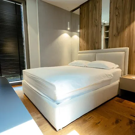 Luxury Front In Olea