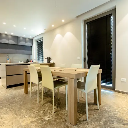 Luxury Front In Olea Dhërmi